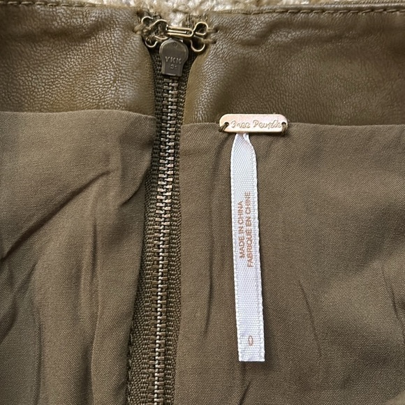 Free People Gorgeous Vegan Coco Mini Skirt Sz 0 - Picture 6 of 10